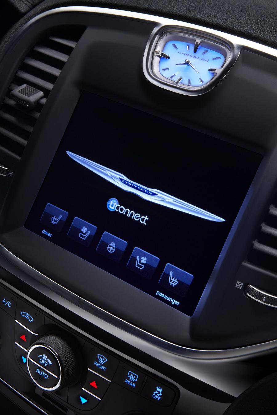  Chrysler 300C 2011 года  (фото 3 из 83)